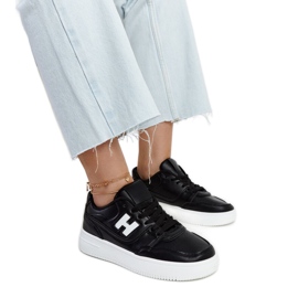 Czarne sneakersy na białej platformie Mentha