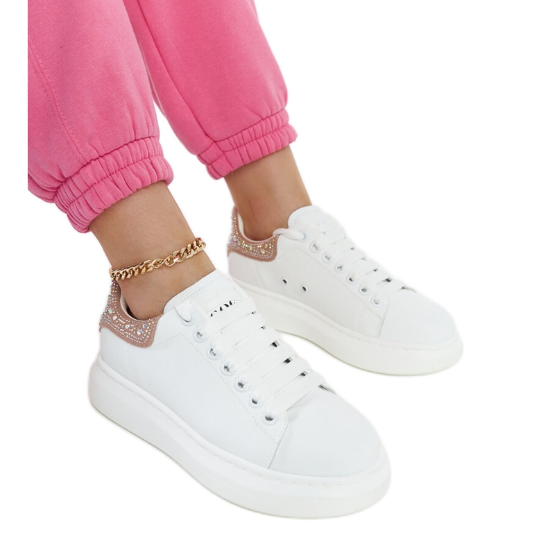 Białe sneakersy na platformie GOE JJ2N4051