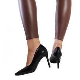 Czarne klasyczne szpilki Yassira