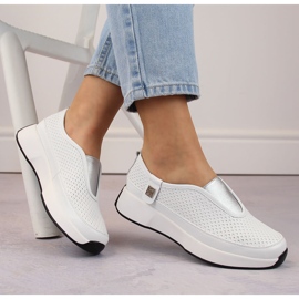 Skórzane komfortowe półbuty damskie sportowe wsuwane białe T.Sokolski 456