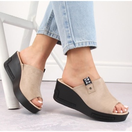 Zamszowe klapki na koturnie Vinceza W JAN278 beżowe