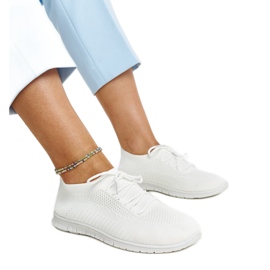 Białe materiałowe sneakersy Zahira