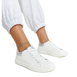 Białe trampki na platformie Ariam