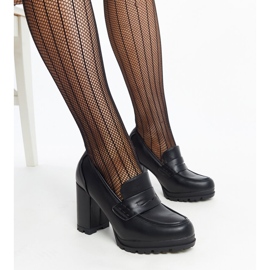 Czarne półbuty na słupku Sauda