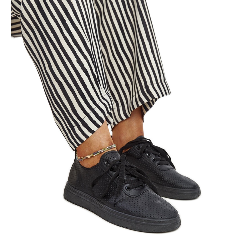 Czarne skórzane półbuty wiązane