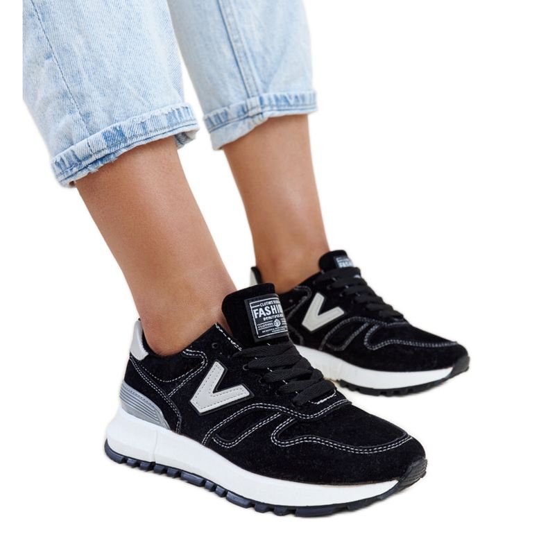 Czarne sneakersy na grubszej podeszwie eko zamsz Olonio