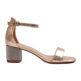 Sandały Damskie Z Eko Skóry Na Zdobionym Obcasie Złote Wiatalia złoty