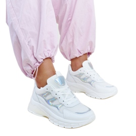 Białe sneakersy na grubej podeszwie Matea