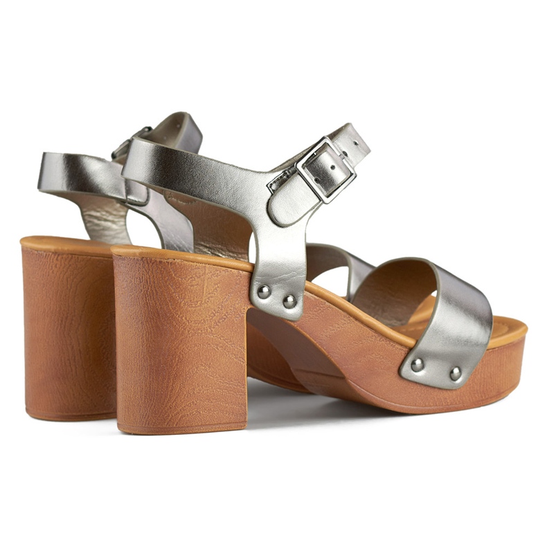 Metaliczne sandały na drewnianym obcasie platformie srebrny