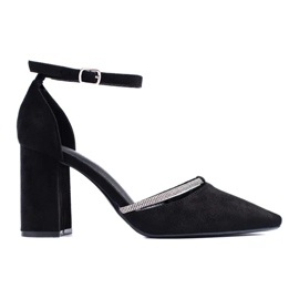 Zamszowe czółenka na słupku czarne