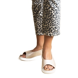 Złote sandały wsuwane z połyskiem Taylaka złoty