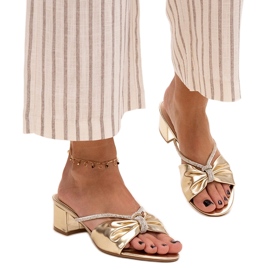 Klapki na słupku zdobione cyrkoniami Anbrani złoty