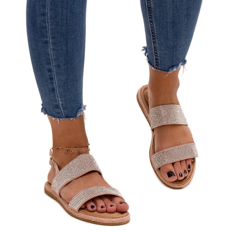 Różowe sandały zdobione cyrkoniami Carvalia