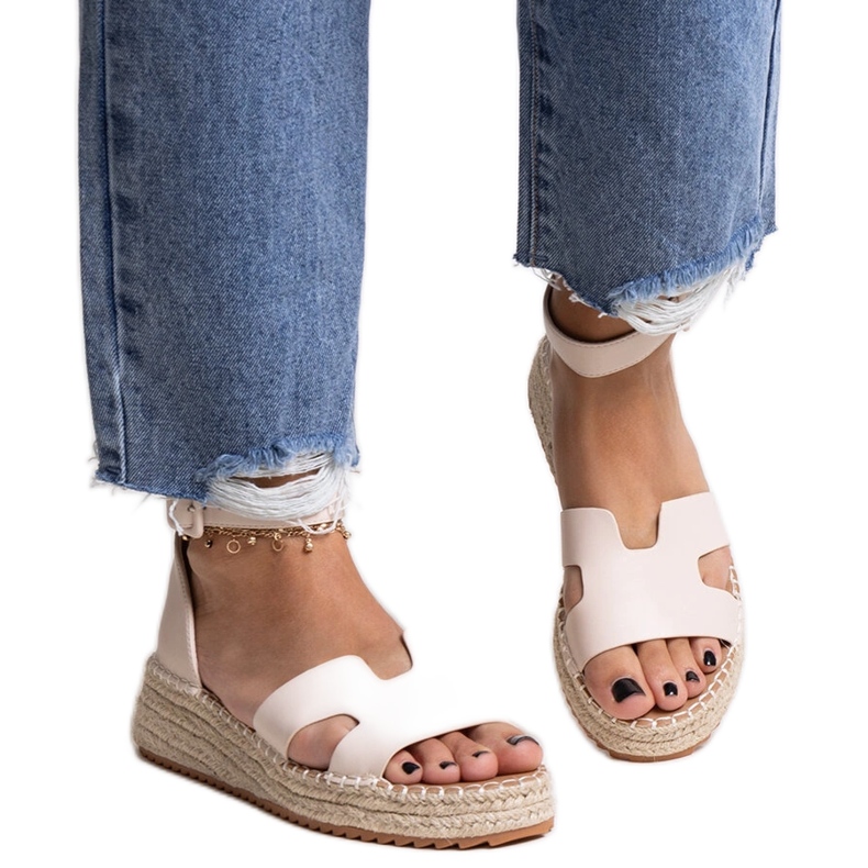 Beżowe sandałki na koturnie Laurencia beżowy