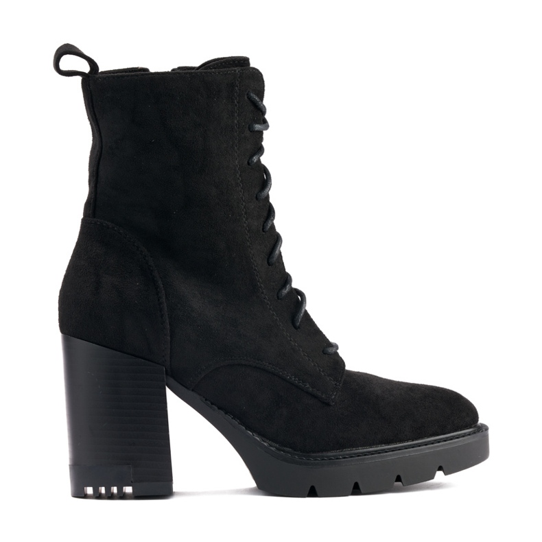 Czarne zamszowe botki wiązane