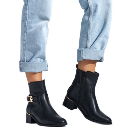 Czarne eleganckie botki na słupku