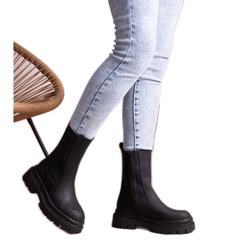 Czarne botki masywnej podeszwie Kunegunda