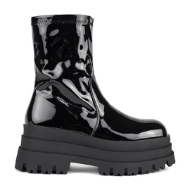 Lakierowane czarne botki na wysokiej platformie