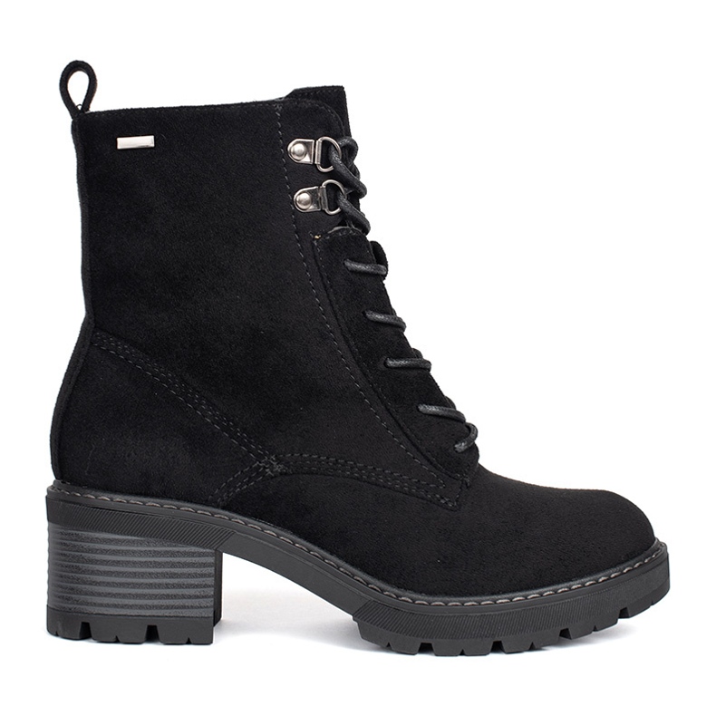 Czarne zamszowe botki wiązane na słupku