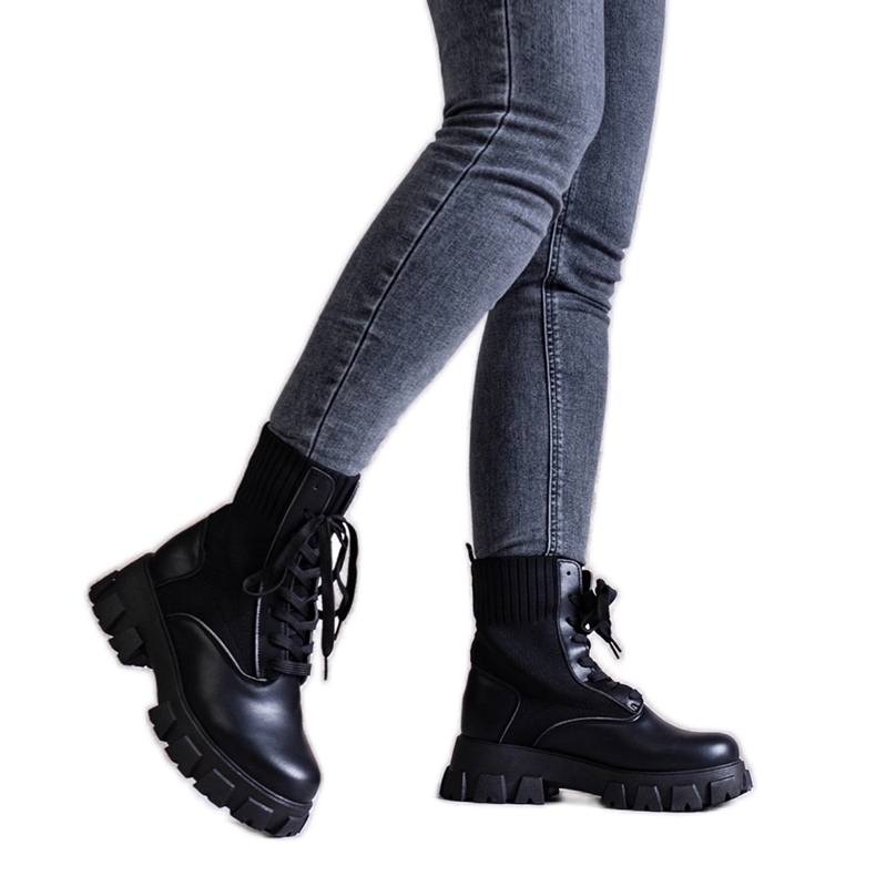 Czarne botki z elastyczną cholewką Zogba