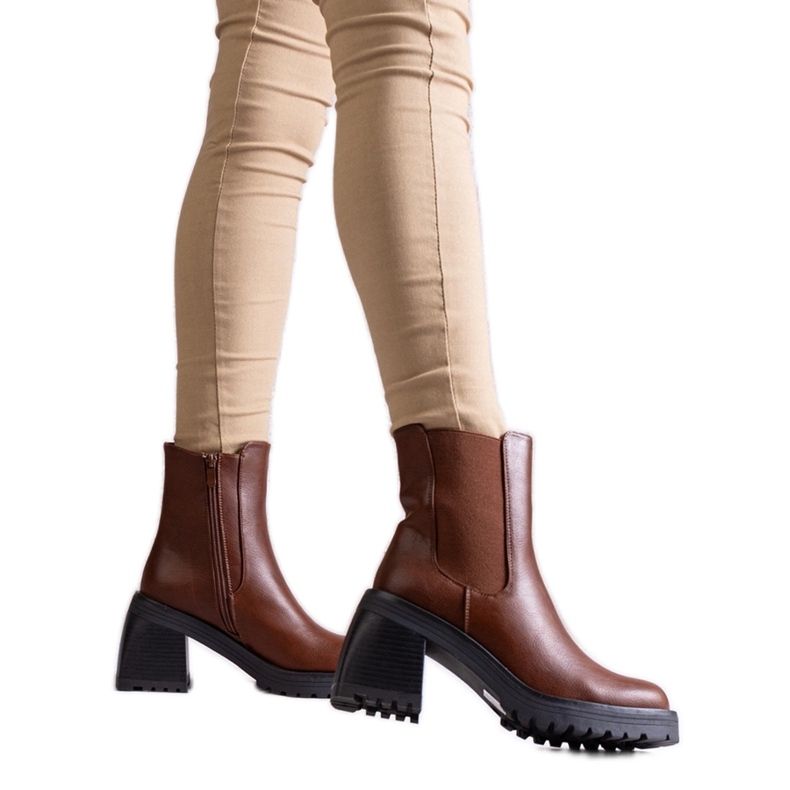 Brązowe botki damskie na słupku z eko skóry Ariane
