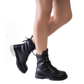 Czarne ocieplane traperki Tuima