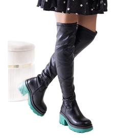 Czarne ocieplane kozaki na masywnym klocku Meragomi