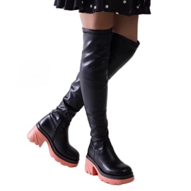 Czarne ocieplane kozaki na masywnym klocku Meragomi