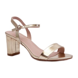 Sandały Model Glindra 24SD98-6986 Gold - Step in style żółte