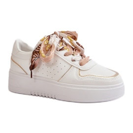 Damskie sneakersy z eko skóry i ozdobą białe