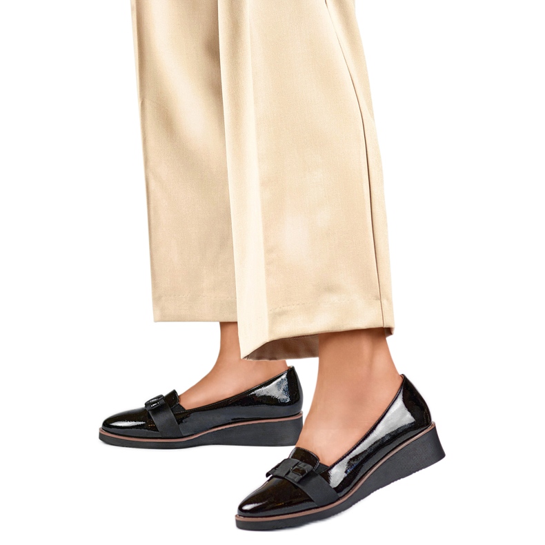 Czółenka na Koturnie 24-10446B czarne