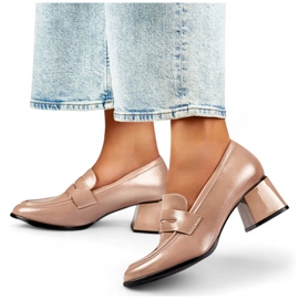 Półbuty damskie na obcasie lakierowane beżowe GD-FL471BE beżowy