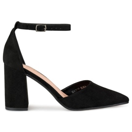 Czarne czółenka na słupku zapinane na kostce QA203B