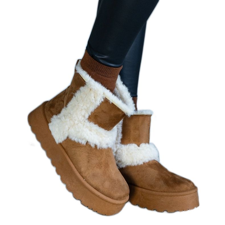 Brązowe ekozamszowe śniegowce na platformie zdobione futrem Peters