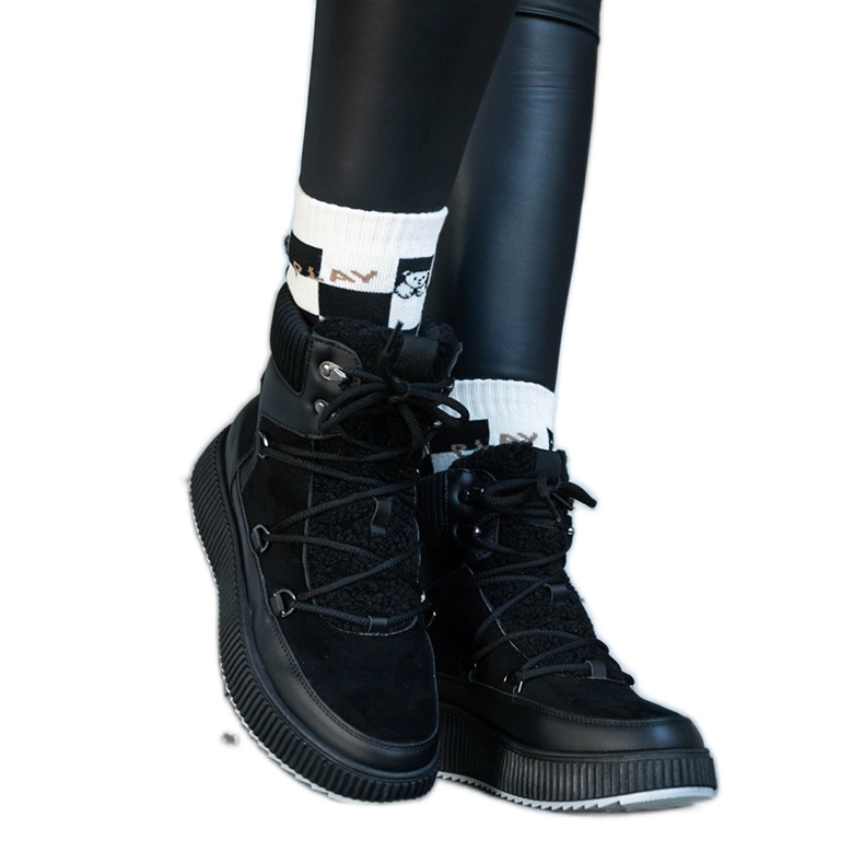 Czarne botki na grubszej podeszwie Rosemarie