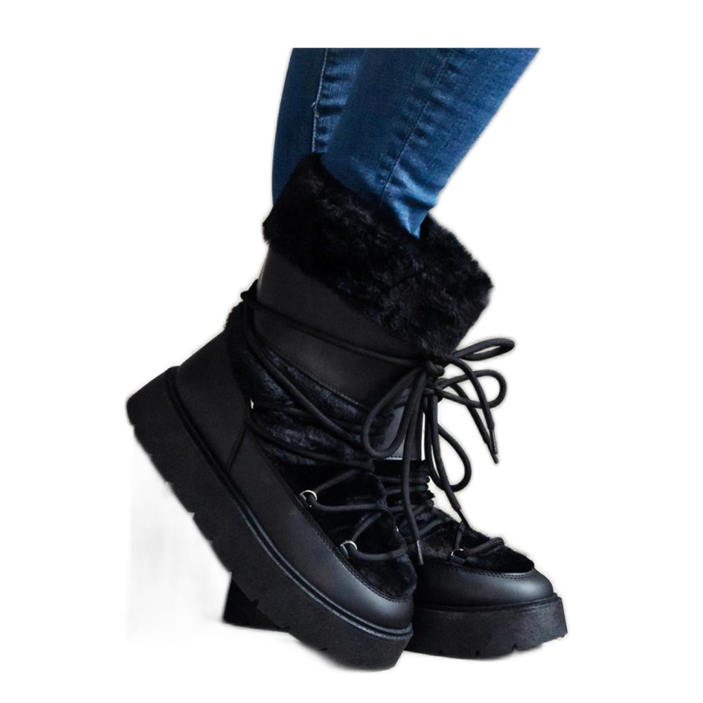 Czarne ocieplane śniegowce sznurowane zdobione futerkiem