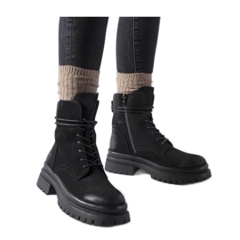 Czarne trapery z przetartym noskiem Vadnais - Solea