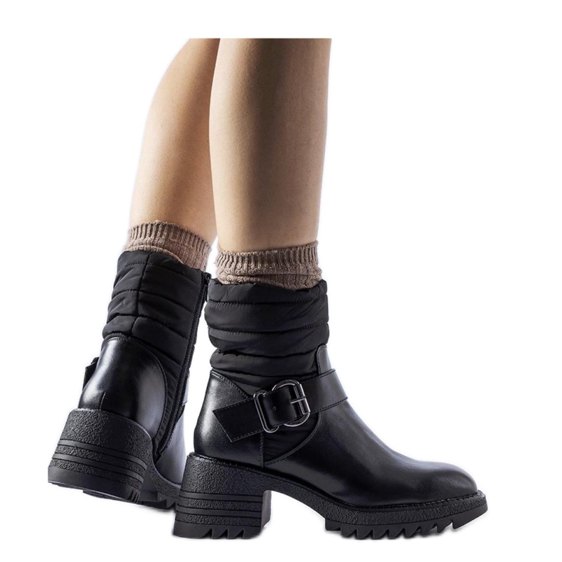 Czarne ciepłe botki na masywnej podeszwie