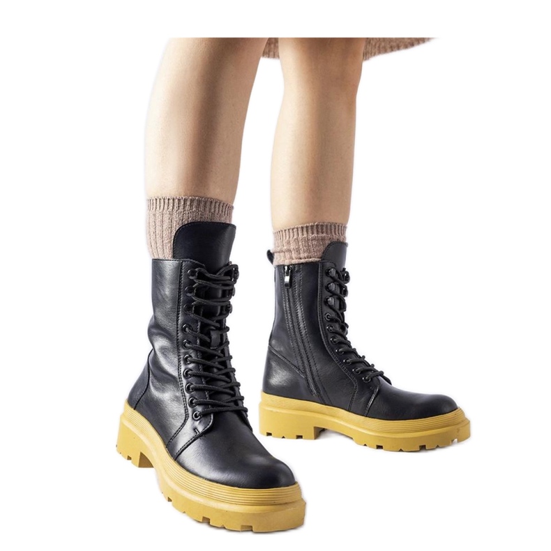 Czarne trapery na żółtej podeszwie Quennie - Solea