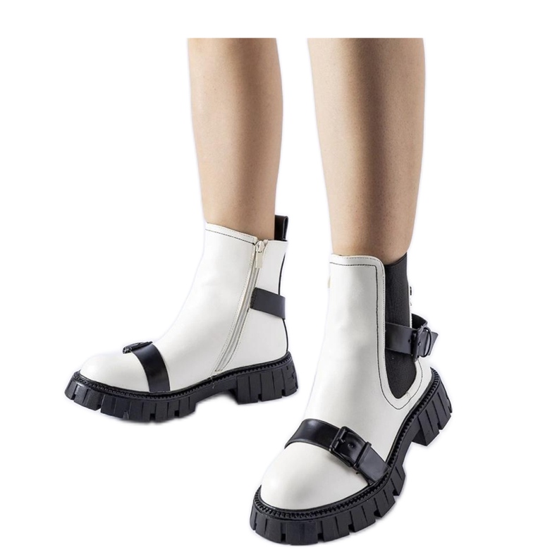 Białe botki na masywnej podeszwie Fontarine - Solea