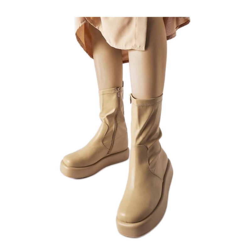 Beżowe botki na platformie beżowy