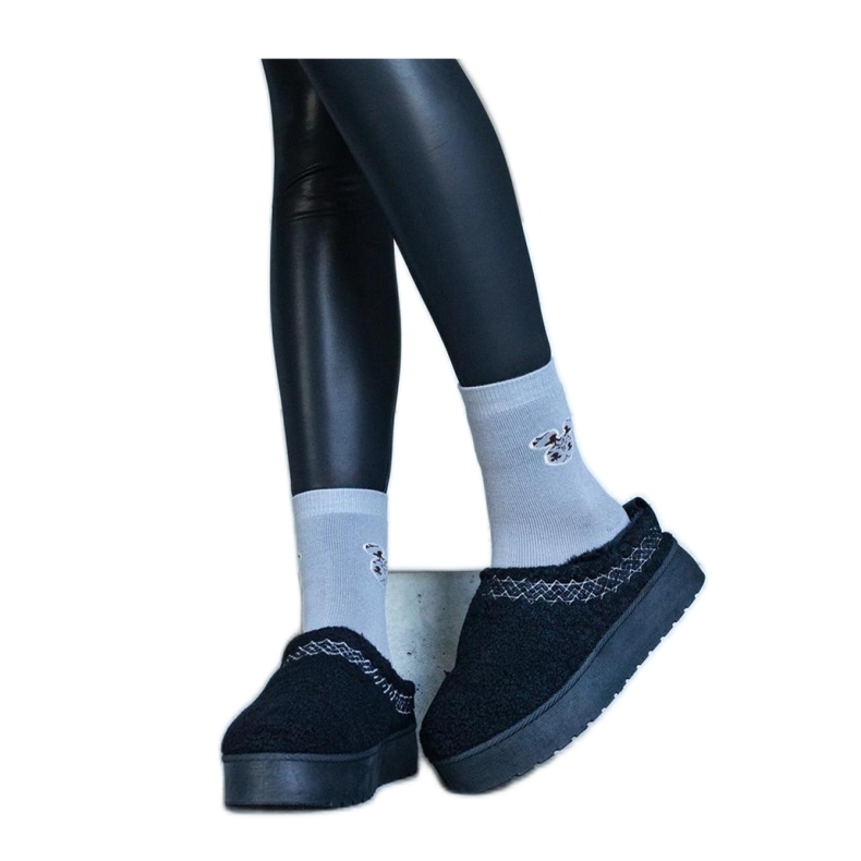 Śniegowce na platformie z haftowanym wzorem czarne