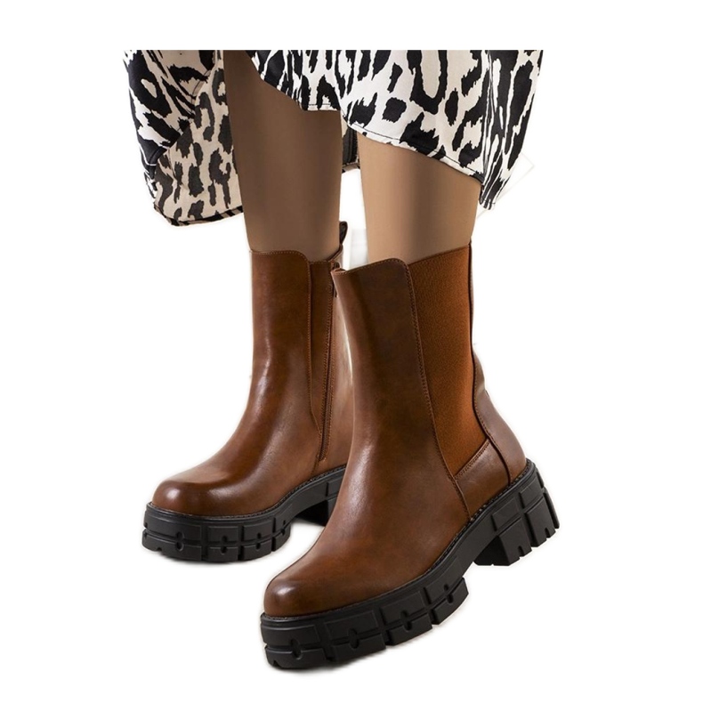 Brązowe botki damskie