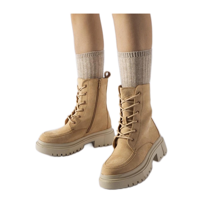 Brązowe trapery na masywnej podeszwie czarne