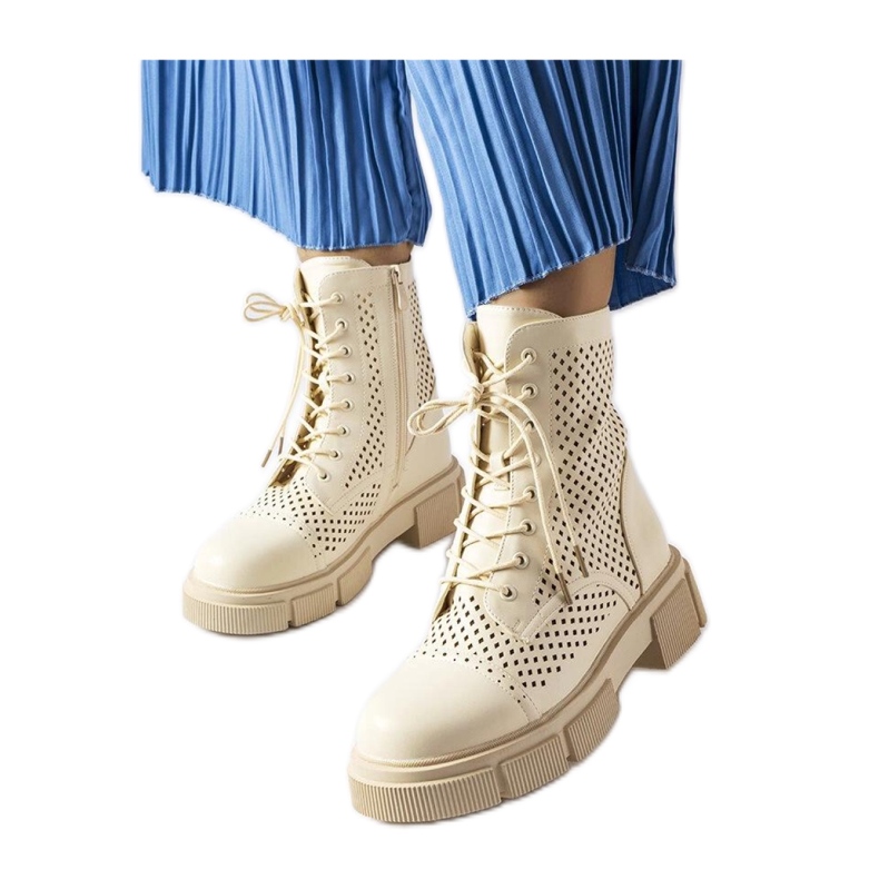 Beżowe ażurowe botki beżowy