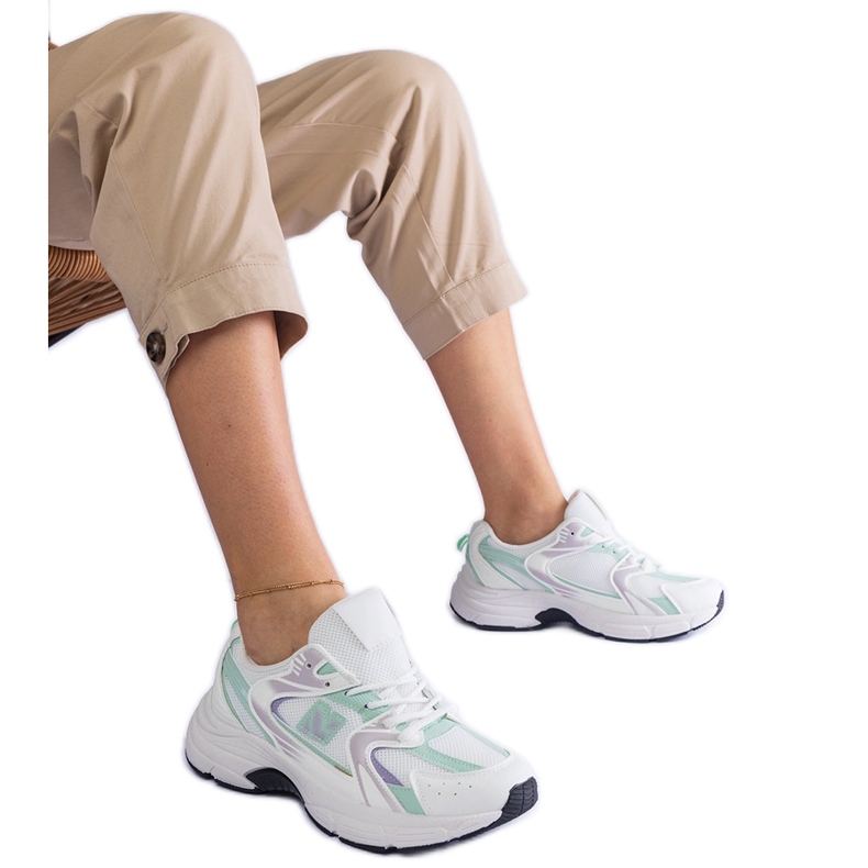 Biało-zielone klasyczne sportowe sneakersy białe