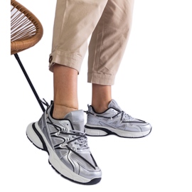Srebrne damskie sneakersy na masywnej podeszwie srebrny