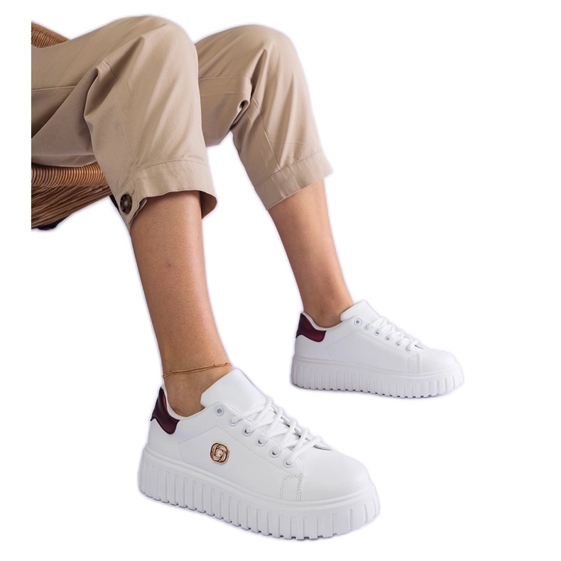Biało-bordowe sneakersy na grubej podeszwie białe