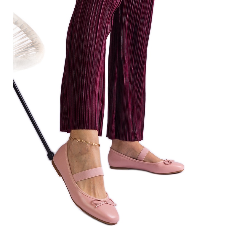 Różowe balerinki z gumką i ozdobną kokardką