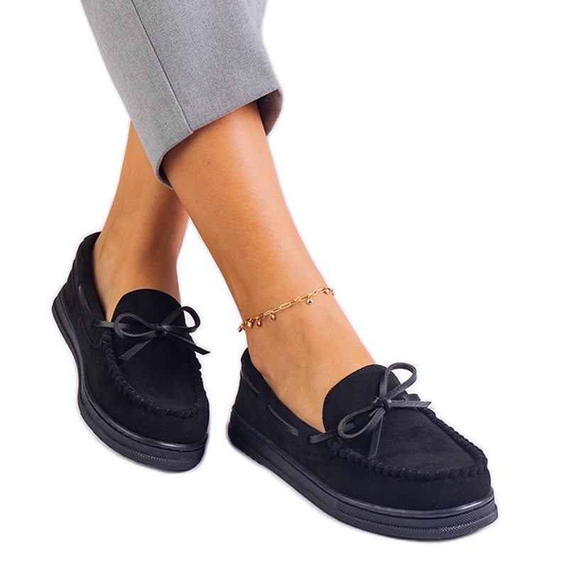 Czarne damskie mokasyny z ekozamszu z kokardką